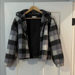 La Hearts Black and Gray Plaid Cropped Sherpa Jacket